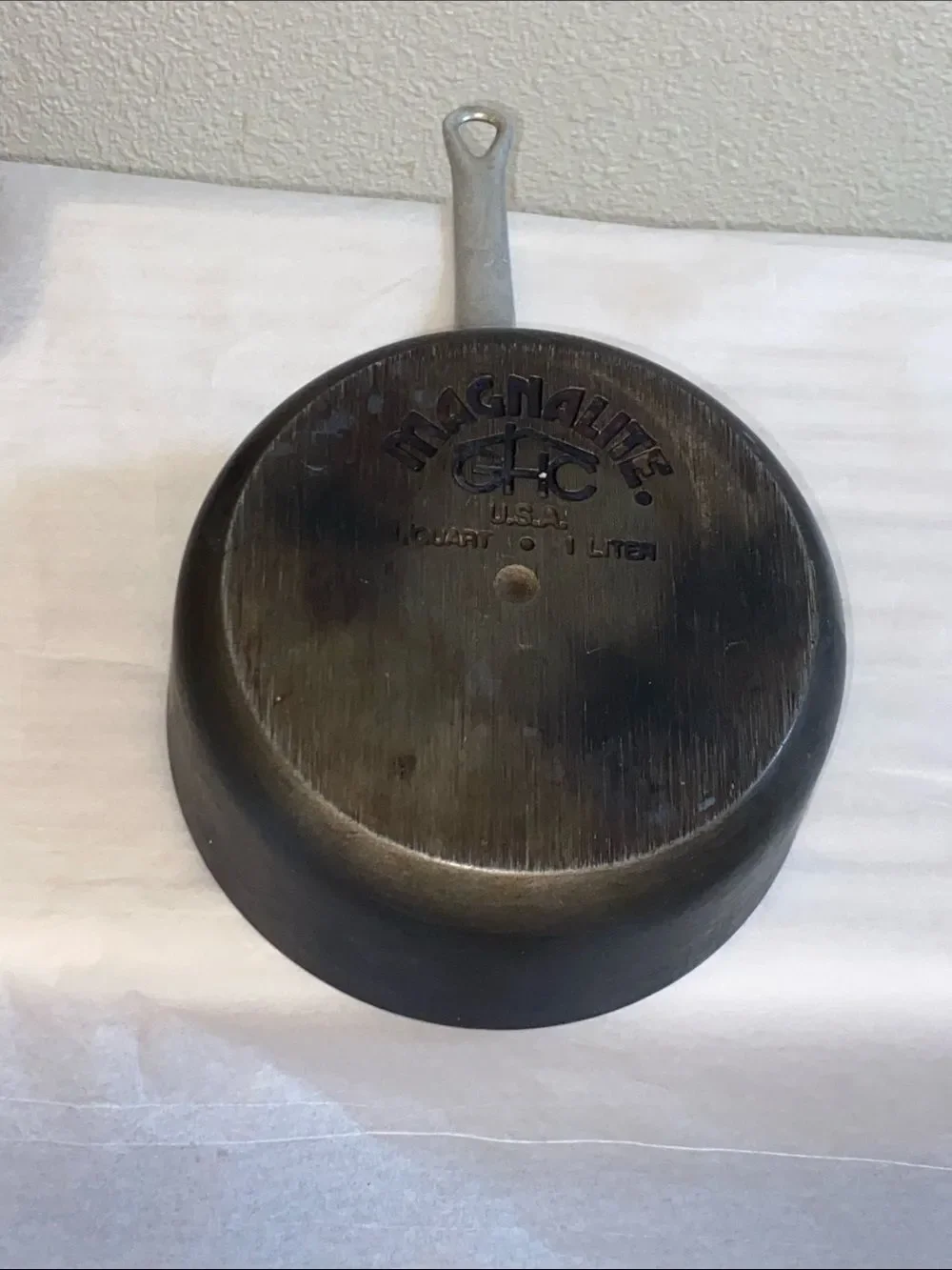 VTG, Magnalite GHC USA 1. Quart 1 Liter Black Saucepan with Handle - Black